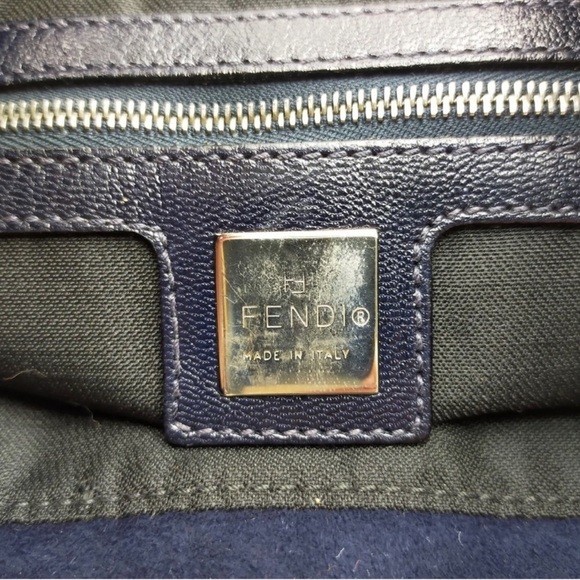 FENDI Vintage Baguette Navy Blue Suede Leather - Picture 7 of 10